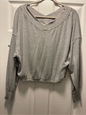 ILLA ILLA Light Gray Waffle-Knit V-Neck Long Sleeve Top